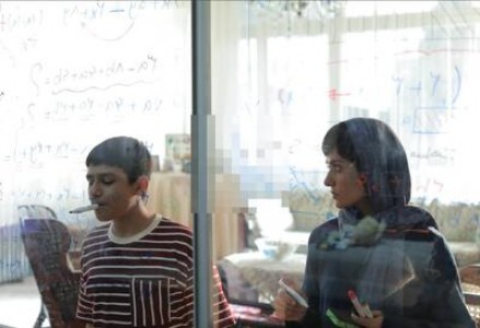 خلاصهی داستانِ مفصلِ فیلم «زن و بچه» از سعید روستایی، که در کنِ 2025 اکران شد!
