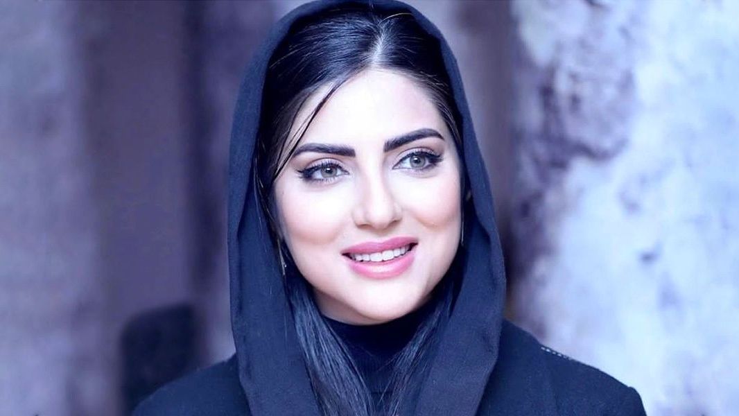 تیپ مجلسی بازیگر خوش چهره ایران در یک جشنواره