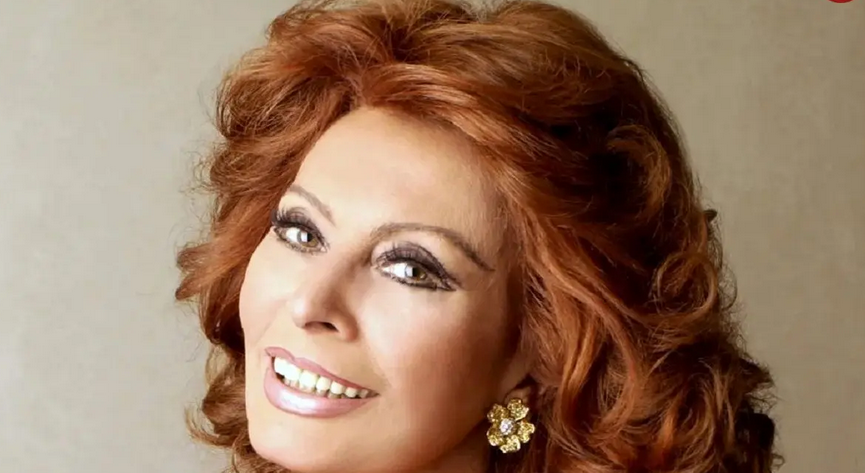 سفر در زمان؛ سوفیا لورن» در حال خواندن یک نامه در پاریس؛ سال 1334