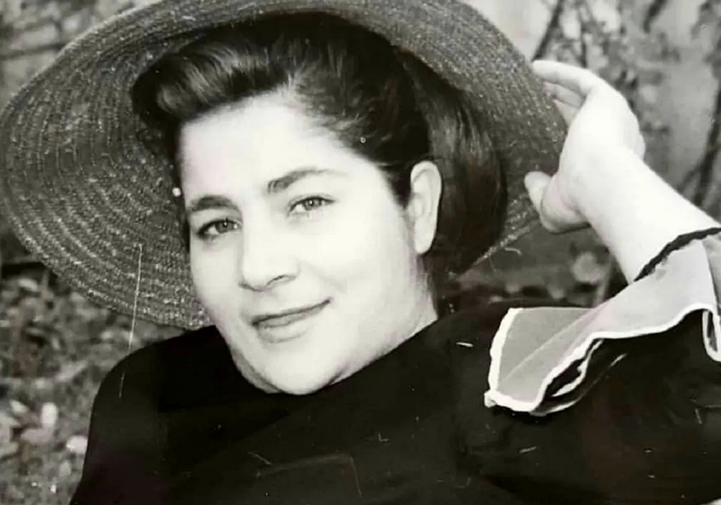 سفر در زمان؛ «آفت» خواننده قبل انقلاب در دوران جوانی و در خانه شخصی اش