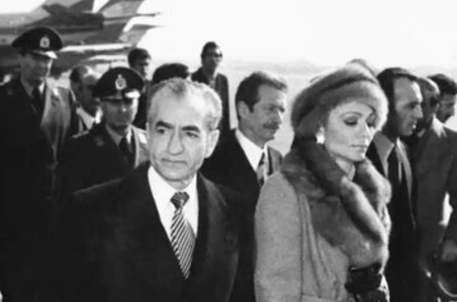 ساخت فیلم مرا ملکه صدا کن از زندگی فرح پهلوی در مراحل نهایی فیلمنامه