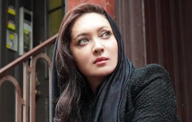 سفر در زمان؛ «نیکی کریمی» 23 ساله در کنار «داریوش مهرجویی» در پشت‌صحنه یک فیلم