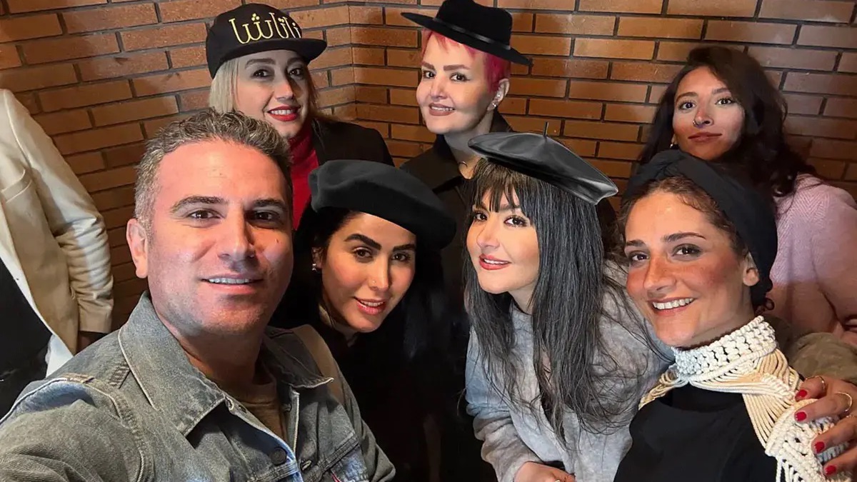 قاب یادگاری «هوتن شکیبا» و «سیامک انصاری» در پشت صحنه الیور توئیست (عکس)