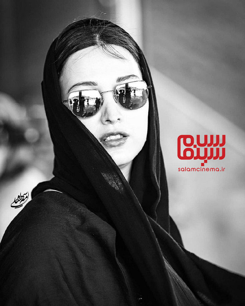 روشنک گرامی در نمایی از نشست خبری سریال نمایش خانگی «هم گناه»