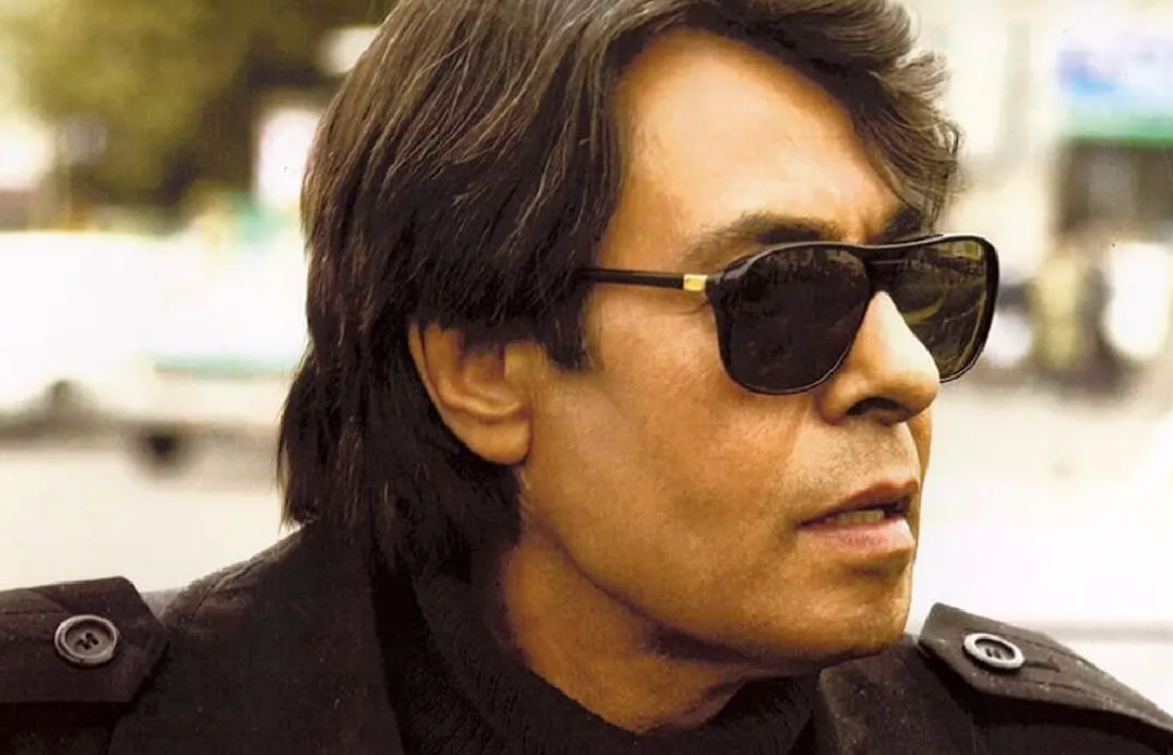 عکس| سفر در زمان؛ «خسرو شکیبایی» در پشت صحنه سریال آواز مه؛ سال 80