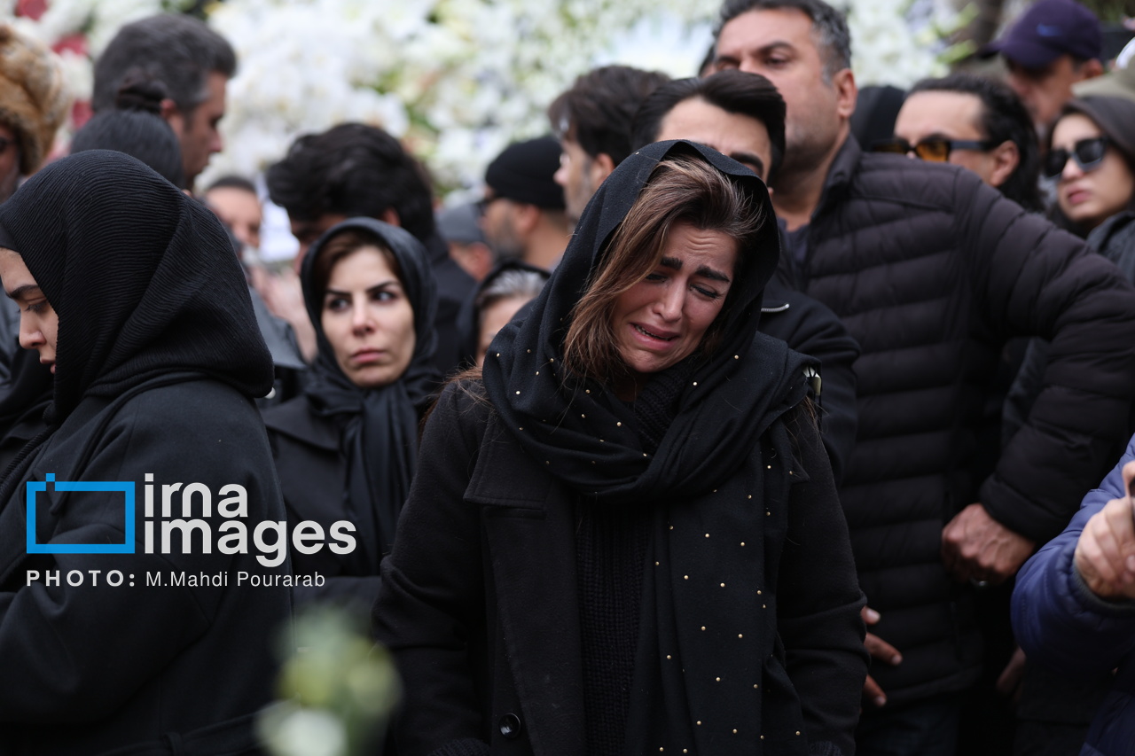 گزارش تصویری مراسم خاکسپاری حمید هیراد