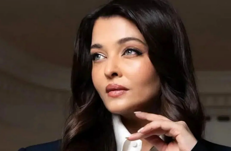 سفر در زمان؛ «آیشواریا رای» در کنفرانس مطبوعاتی «گورو» در نیویورک؛ سال 1385