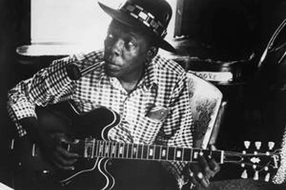 تاریخچه و ریشه‌های موسیقی بلوز؛ آوازهای غمناک بردگان