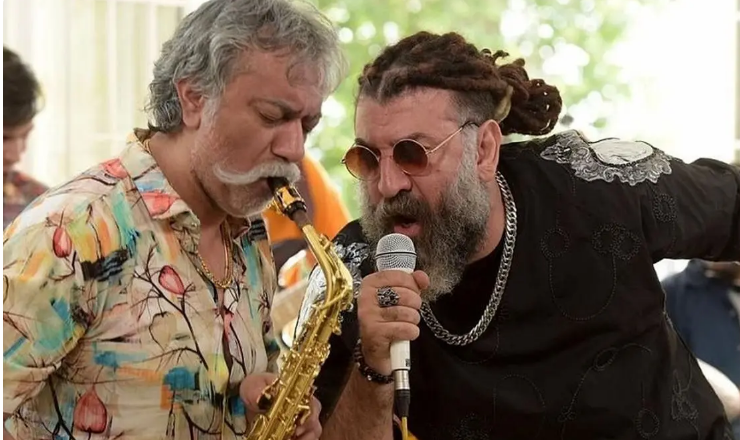 سفر در زمان؛ «علی انصاریان» 5 ماه قبل از فوت به همراه مادرش در اکران آخرین فیلمش