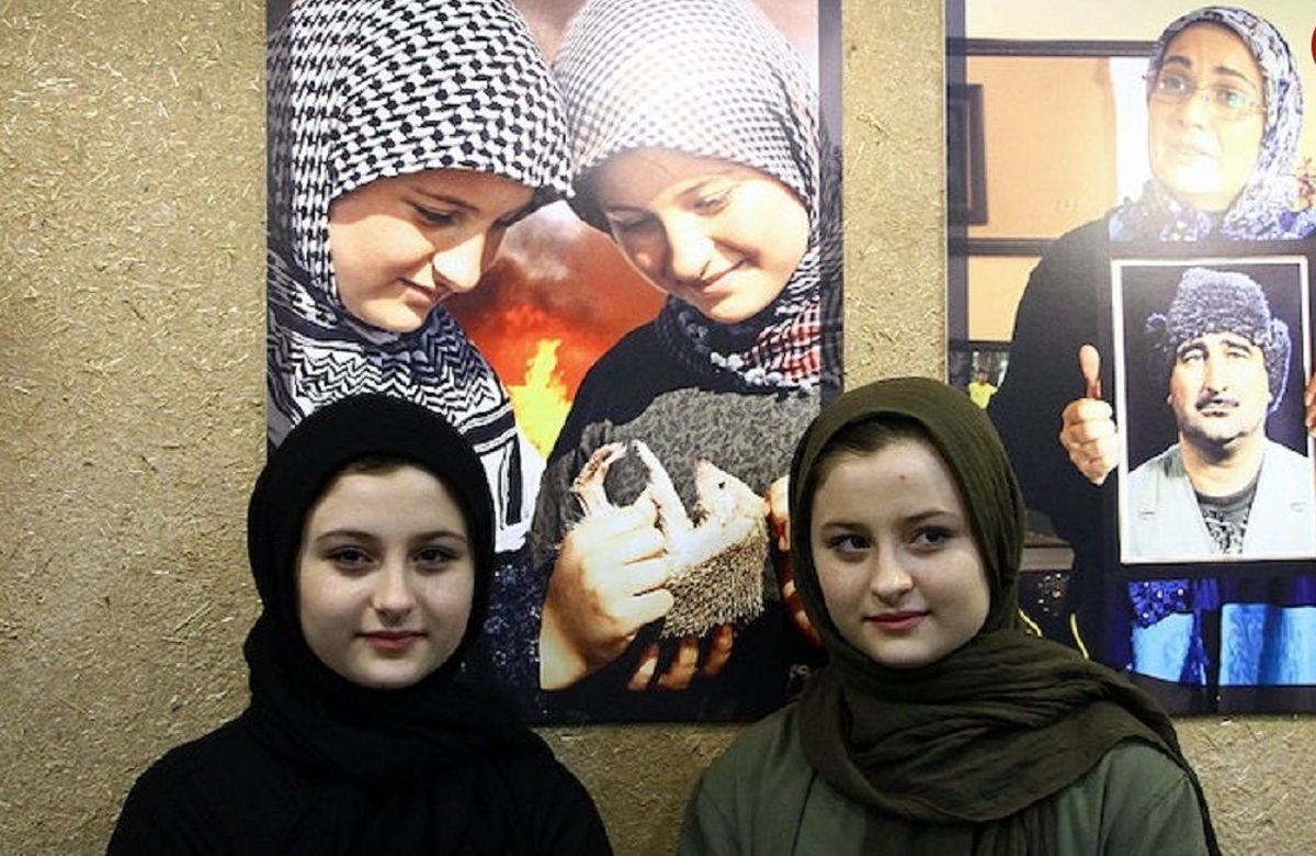 سفر در زمان؛ سارا و نیکا سریال پایتخت پیش از ترک ایران؛ سال 98