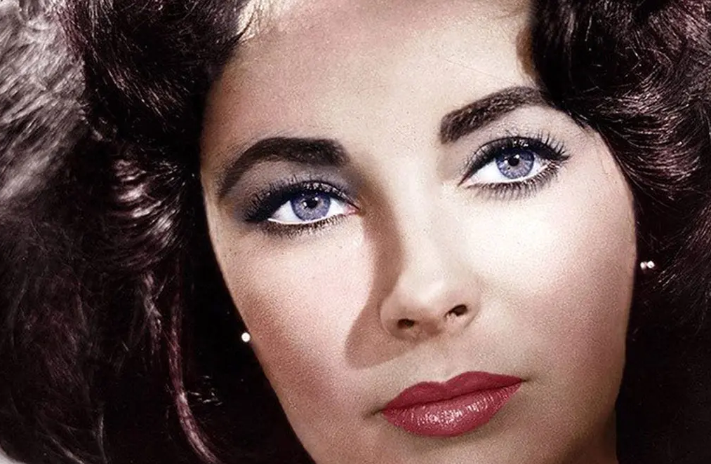 سفر در زمان؛ شباهت جالب کتایون امیر ابراهیمی بازیگر قدیمی سینمای ایران به الیزابت تیلور + عکس