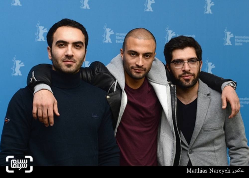 احسان گودرزی، امیر جدیدی و همایون غنی زاده در مراسم فتوکال فیلم «اژدها وارد میشود!» در شصت و ششمین جشنواره فیلم برلین