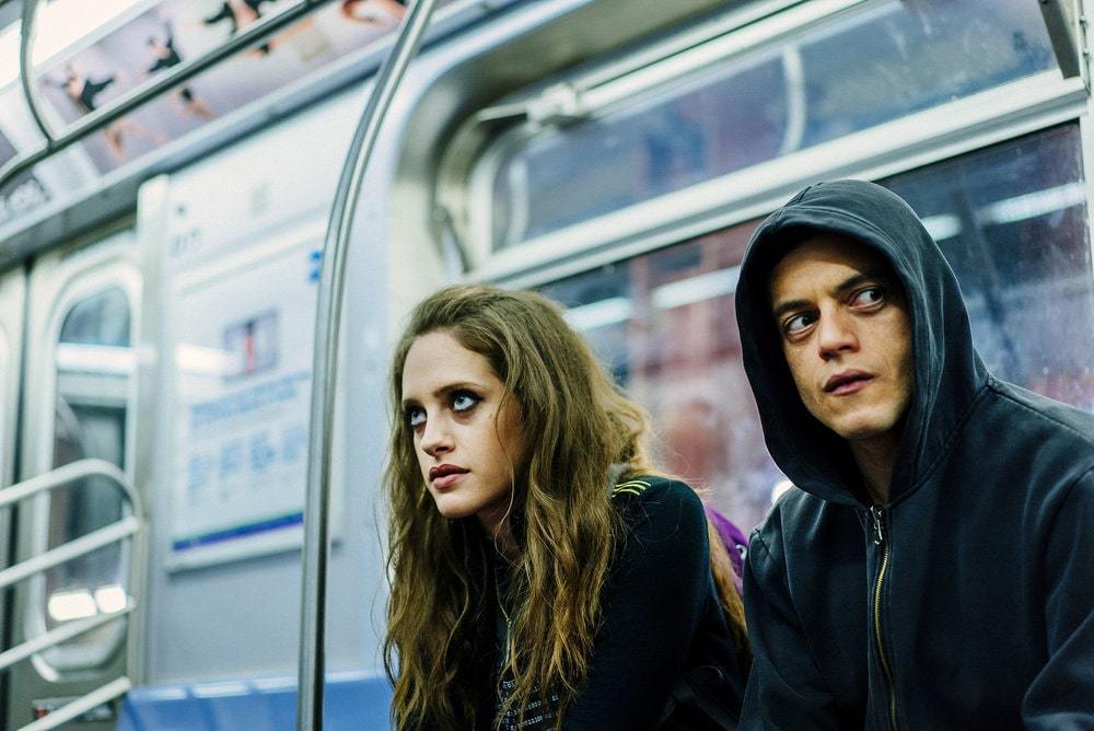 کارلی چایکر و رامی مالک در سریال «مستر ربات» (Mr. Robot)