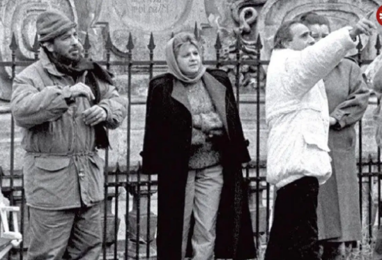 سفر در زمان؛ «زری خوشکام، همسر علی حاتمی» در 66 سالگی؛ سال 92