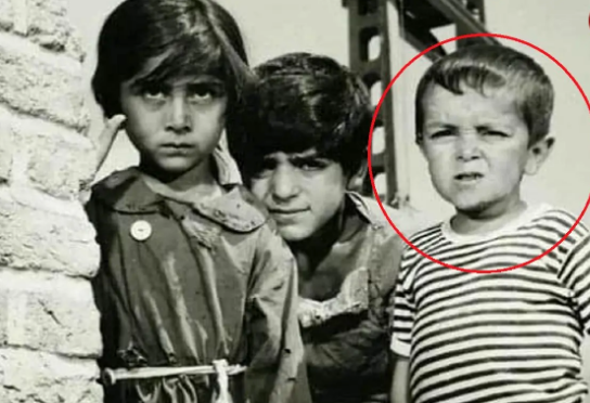 سفر در زمان؛ «اسدالله یکتا» به همراه همسرش در یک کافه؛ سال 1402