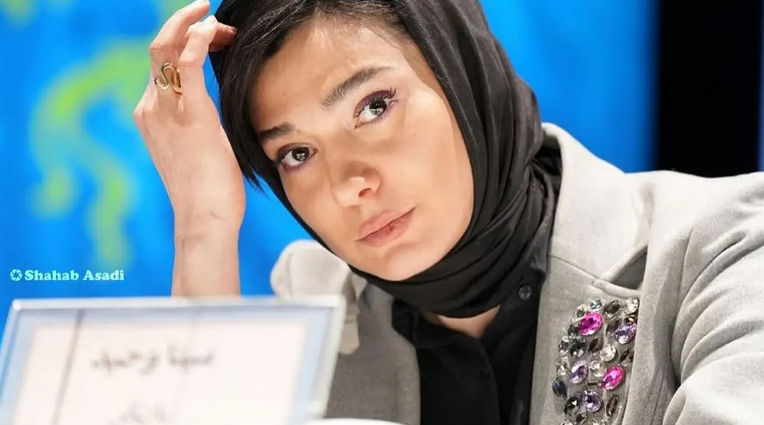 سفر در زمان؛ «مینا وحید» 30 ساله با کلاه قاجاری در پشت‌صحنه «بانوی عمارت»