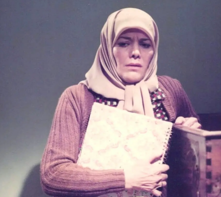 سفر در زمان؛ «فخری خوروش» در 54 سالگی و در ششمین فیلم اش بعد انقلاب؛ سال 62