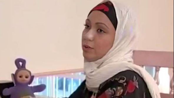 تغییر چهره ژینوسِ سریال «خانه به دوش» با کلاهگیس قرمز!