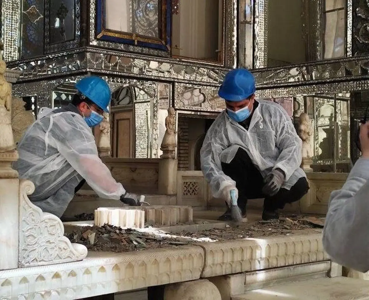 تخت مرمرِ کاخ گلستان حفاظت اضطراری شد