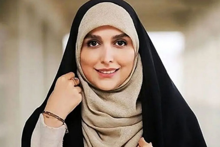 عکس/ تیپ جالب خانم مجری چادری در سفر به چین