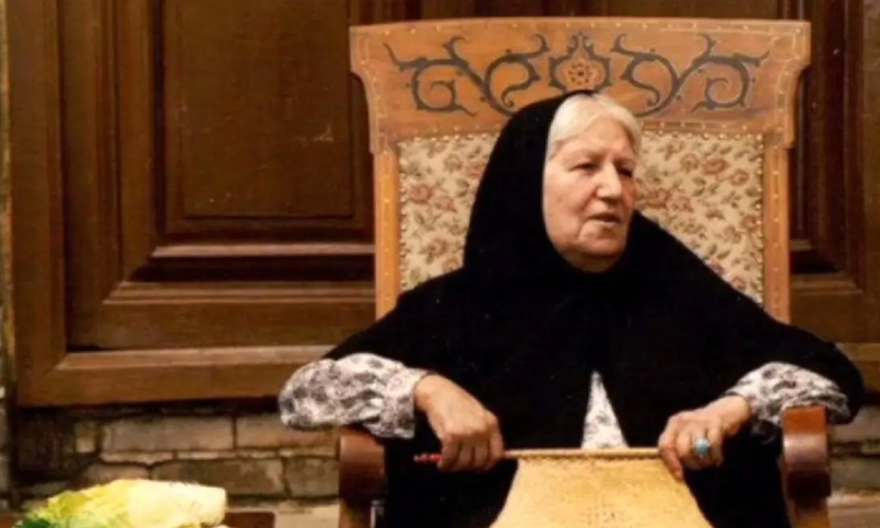 سفر در زمان؛ «رقیه چهره آزاد» در 44 سالگی سوار بر اسب؛ سال 1330